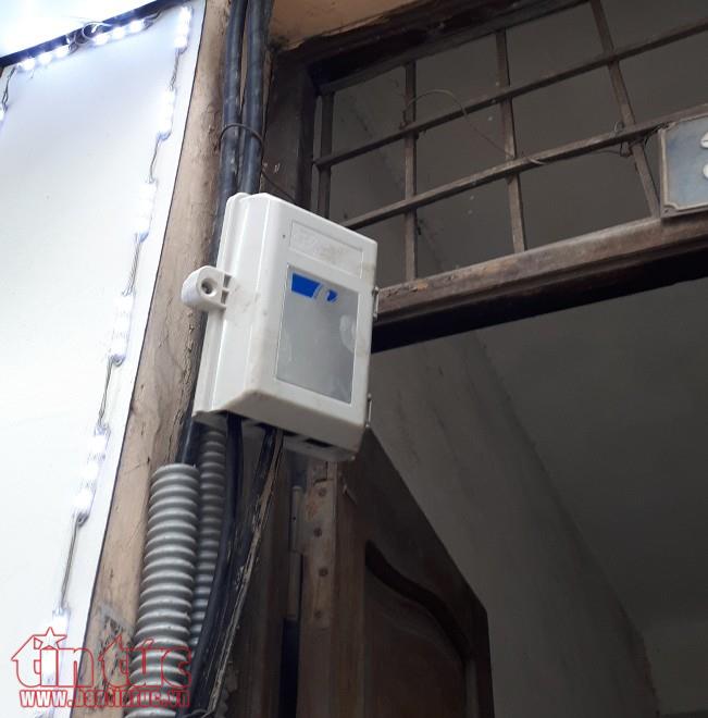 Ngổn ngang cáp viễn thông tại phố Đội Cấn ảnh 8